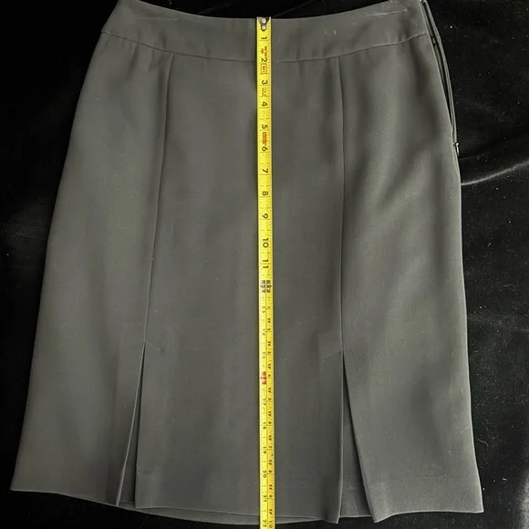 Ann Taylor -Women’s Black Business Skirt -Knee-Length/Double Pleats -Tag Size 4 - Picture 9 of 16